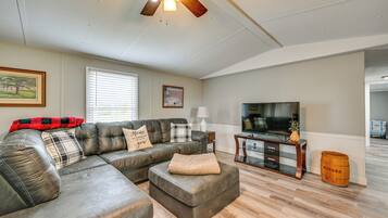 House (3 Bedrooms) | Front of property