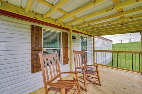 Interior. Kentucky Vacation Rental: Half-mi to Mammoth Cave!