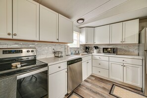 House (3 Bedrooms) | Interior - Kentucky Vacation Rental: Half-mi to Mammoth Cave! (Brownsville)