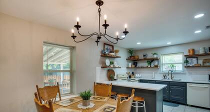 Darling Waxahachie Home w/ Yard & Fire Pit!