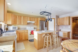 Apartment (2 Bedrooms) | Interior - Montana Vacation Rental: 32 Mi to Yellowstone! (Emigrant)