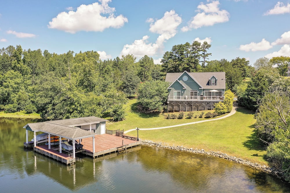 Semora Vacation Rental w/ Dock on Hyco Lake! - Vernon Hill, VA