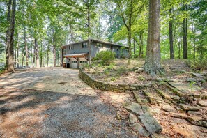 House (3 Bedrooms) | Interior - Spacious Alexander City Retreat w/ Private Dock! (Alexander City)