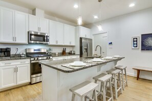 微波爐、烤箱、爐台、洗碗機