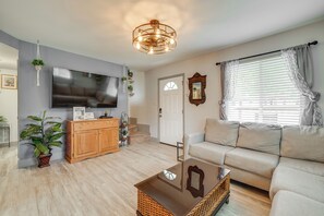 House (4 Bedrooms) | Interior