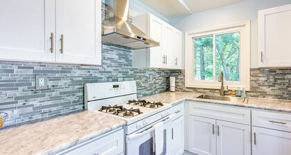 Au Gres Vacation Rental Cabin < 1 Mi to Lake Huron