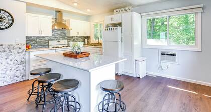 Au Gres Vacation Rental Cabin < 1 Mi to Lake Huron