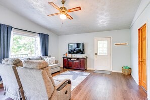 House (2 Bedrooms) | Interior