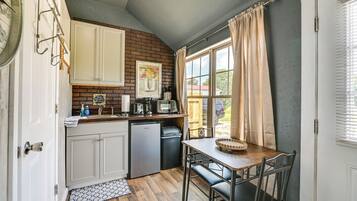 Apartment (0 Bedroom) | Bahagian dalam