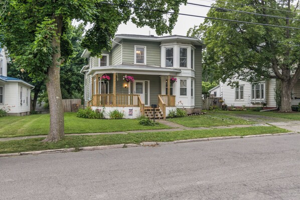 House (3 Bedrooms) | Front of property
