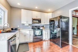 Interior - Pet-friendly Penn Yan Home: Wineries, Parks, Lakes (Penn Yan)