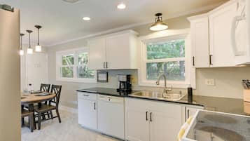 Rumah (4 Bedrooms) | Interior