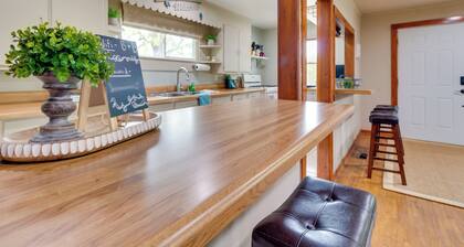 Henderson Vacation Rental < 1 Mi to Norfork Lake!