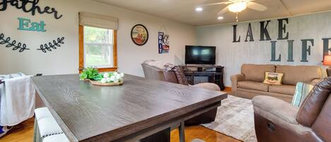 House (2 Bedrooms) | Front of property