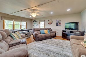 House (2 Bedrooms) | Interior