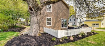 Cottage in Edinboro: Walk to Pat Crawford Beach!