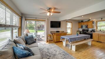 Cottage (4 Bedrooms) | Front of property