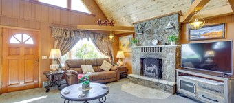 Sunny Cedaredge Home w/ Mtn Views - Hike & Fish!