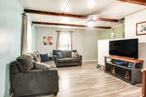 House (2 Bedrooms) | Interior
