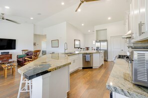 Cottage (2 Bedrooms) | Interior - Serene Pahrump Cottage w/ Mountain Views! (Pahrump)