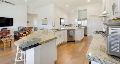 Serene Pahrump Cottage w/ Mountain Views!