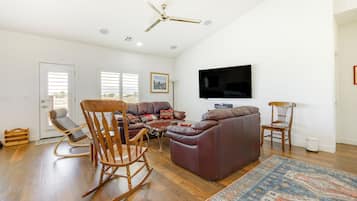 Cottage (2 Bedrooms) | Interior