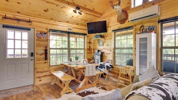 House (1 Bedroom) | Interior