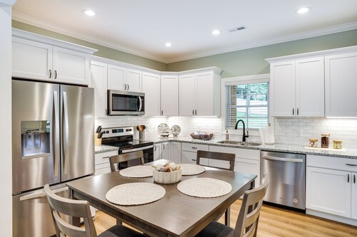 Boat Ramp Access: Modern Kentucky Lake Home