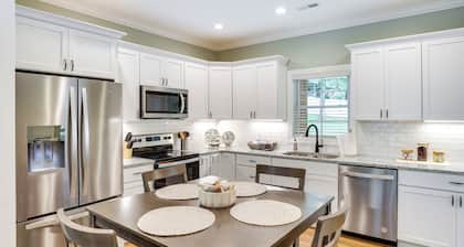 Boat Ramp Access: Modern Kentucky Lake Home