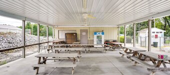 Boat Ramp Access: Modern Kentucky Lake Home