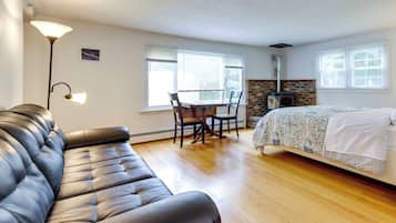 Apartment (0 Bedroom) | Interior