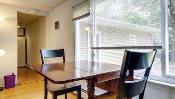 Apartment (0 Bedroom) | Interior