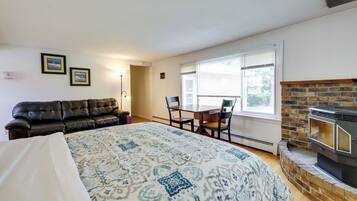 Apartment (0 Bedroom) | Interior