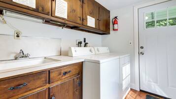 Apartment (0 Bedroom) | Interior