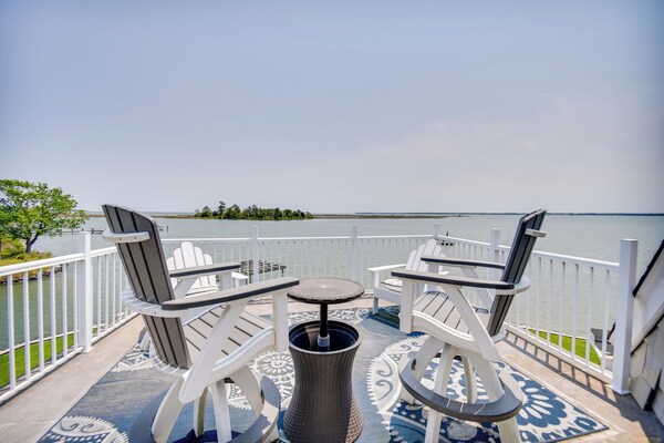 Bayfront White Stone Escape W/ Private Beach! - Kilmarnock, VA