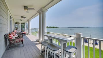 House (6 Bedrooms) | Interior