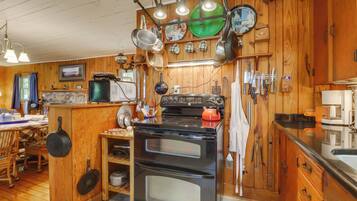 Apartment (0 Bedroom) | Interior