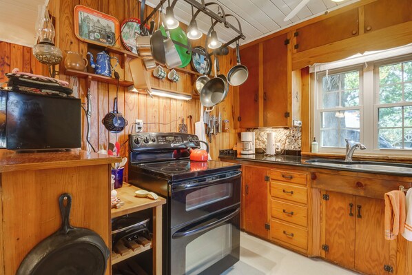 Apartment (0 Bedroom) | Interior