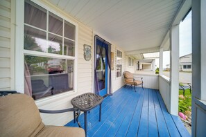 Cottage (1 Bedroom) | Interior - Flamingo Geneva Getaway: Steps to Lake Erie! (Geneva)