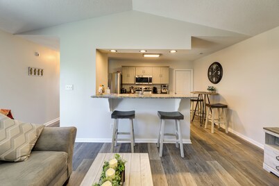 Updated Hubert Vacation Rental 5 Mi to Beaches!