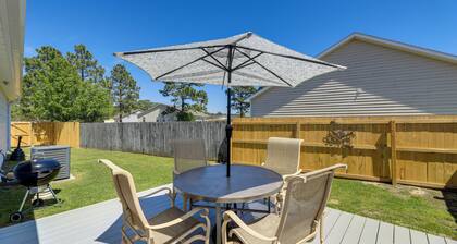 Updated Hubert Vacation Rental 5 Mi to Beaches!