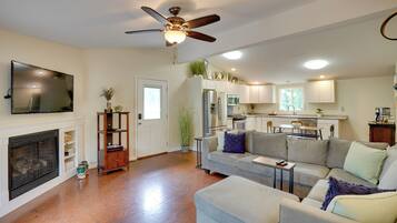 House (2 Bedrooms) | Interior