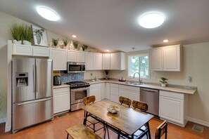 House (2 Bedrooms) | Interior - Buchanan Home w/ Deck, 4 Mi to Paris Landing! (Buchanan)