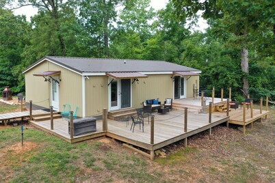 布坎南住宅，距巴黎登陸 4 英里，帶甲板