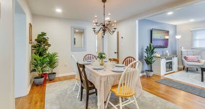 Pet-friendly Berryville Home: Walk to Main Street!