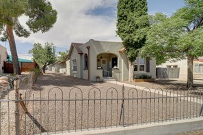 House (2 Bedrooms) | Interior - < 1 Mi to Dtwn: Home w/ Deck in Clarkdale! (Clarkdale)