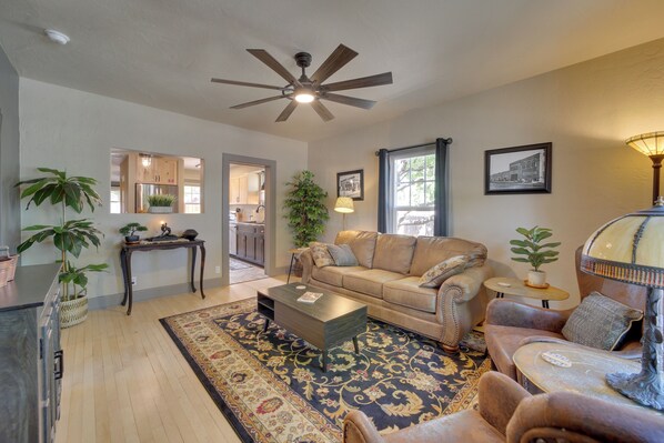 House (2 Bedrooms) | Interior