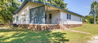 Cookson Vacation Rental w/ Spacious Yard & Porch!