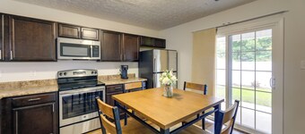 Havelock Home: Private Yard, 2 Mi to Cherry Point!