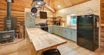 Secluded Greenville Cabin: Walk to Moosehead Lake!